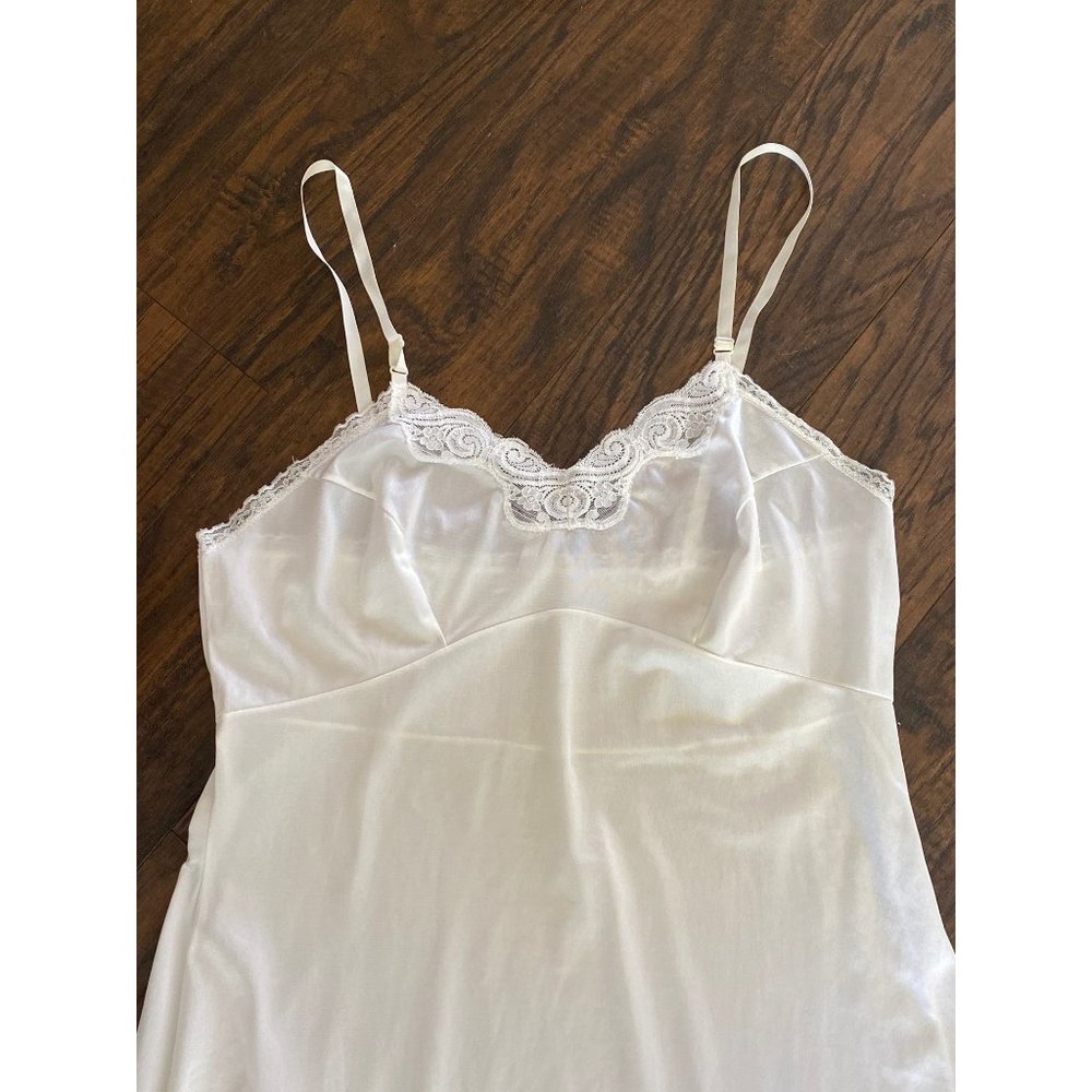 Vintage Adonna 38 Nylon Slip Dress Nightgown Farmhouse Cottage Core Lace Trim - Picture 4 of 8